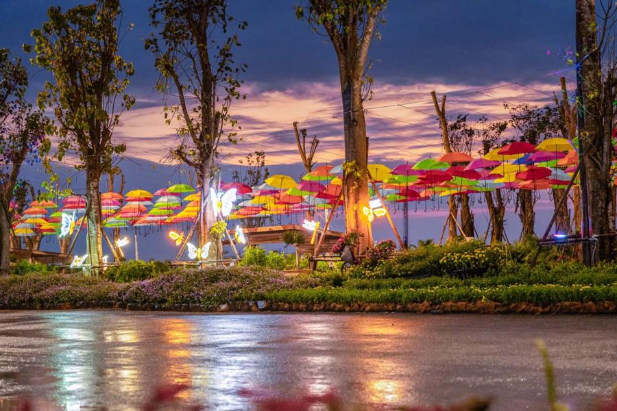 6 Cung đường về nhà rực rỡ sắc màu.